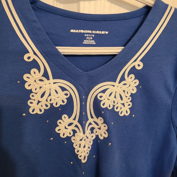 🌟4/$15 Allison Daley Blue and White Long Sleeve Top Size Small Petite - Picture 2 of 6